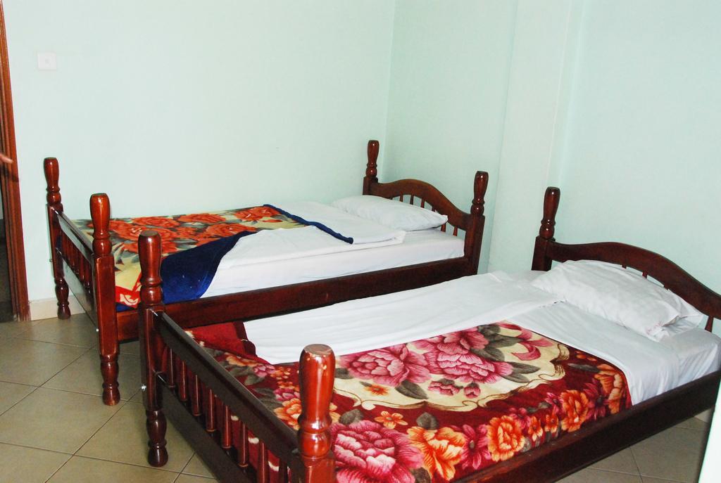 Serene Hotel Kampala Phòng bức ảnh