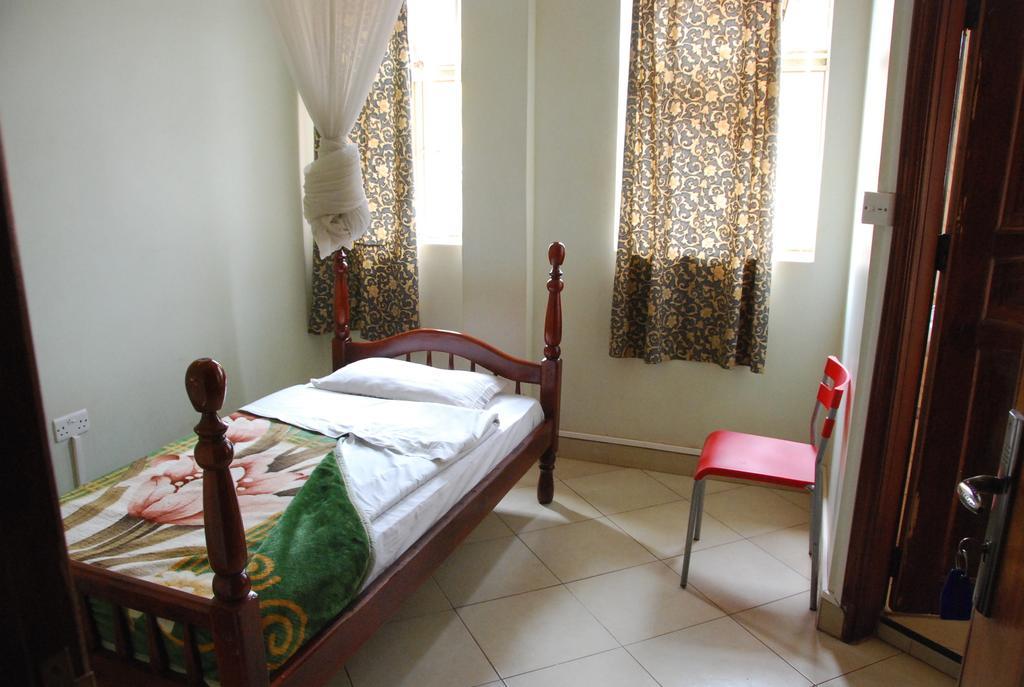 Serene Hotel Kampala Phòng bức ảnh